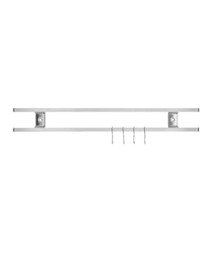 
Magnetische messenstrip met 4 ophanghaken in zilver De magnetische messenstrip van Krumble is een aanwinst voor iedere keuken. Aan de messenstrip met 4 ophanghaken hang je verschillende soorten en formaten messen. Zo heb je altijd het juiste mes bij de hand voor alle ingrediënten en zie je in een oogopslag welk mes je nodig hebt. Omdat de messenstrip magnetisch is, kun je messen eenvoudig ophangen en van de strip afhalen. Dit gebruiksvriendelijke item is een toevoeging aan iedere keuken en maakt eten toebereiden makkelijker.  Producteigenschappen Merk: Krumble Kleur: zilver Afmetingen: 2,5 x 45 x 6 cm (lxbxh) Gewicht: 250 gram Materiaal: rvs  Messenstrip Een messenstrip is een handige accessoire in de keuken waaraan je messen op kunt hangen. Met een magnetische messenstrip heb je je messen altijd binnen handbereik en pak je altijd het goede exemplaar. Het voordeel ten opzichte van een messenblok is dat je alle messen goed kunt zien.  Magnetisch De messenstrip is magnetisch, waardoor je messen eenvoudig en goed blijven hangen. Een magnetische messenstrip zorgt voor gebruiksgemak. Na de afwas hang je je messen ontzettend gemakkelijk op en je haalt ze ook snel weer van de strip af. Zo hoef je nooit meer lang in een la te zoeken naar het juiste mes.  4 ophanghaken De messenstrip heeft 4 ophanghaken en is daarmee geschikt voor meerdere messen. Aan de messenstrip met 4 ophanghaken hang je messen in verschillende formaten, zodat je voor ieder ingrediënt het juiste mes bij de hand hebt.  Zilver rvs De magnetische messenstrip is gemaakt van het materiaal rvs. De magnetische messenstrip is zilver en heeft daarmee een elegante uitstraling. Zilver past goed bij allerlei soorten keukens en dat maakt deze messenstrip met 4 ophanghaken geschikt voor de meeste kleuren keukens.Materiaal: RVSKleur: ZilverAfmetingen: Hoogte: 6CM x breedte: 45CM x Lengte: 2.5CM