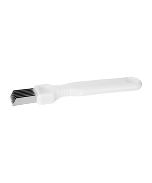 
De Krumble kruidensnijder is van een erg hoge kwaliteit Ben je regelmatig in de keuken te vinden en gaat je hart sneller kloppen van gerechten die vooral vers en lekker zijn? Dan ben je ongetwijfeld veel aan het koken met verse kruiden. Deze Krumble kruidensnijder is van een erg hoge kwaliteit en maakt het snijden van kruiden net even wat makkelijker. Het model is veilig, duurzaam en gemakkelijk te reinigen.  Belangrijkste kenmerken Merk: Krumble Afmeting: 16 x 2,5 x 1,5 cm (Ixbxh) Materiaal: Kunststof en RVS Kleur: Wit en zilver Gewicht: 20 gram  Voorzien van zeven kleine mesjes met een gelijke afstand Dit model van Krumble is voorzien van zeven kleine mesjes. Dit betekent dat je een product gelijkmatig kunt snijden en de afstand tussen ieder mesje mes is hetzelfde. De kruidensnijder heeft een gat aan de bovenkant van het handvat, waardoor je de snijder makkelijk op kunt hangen als je deze niet meer gebruikt.  Erg makkelijk om schoon te maken en geschikt voor de vaatwasser dankzij het RVS design Heb je de kruiden gesneden? Na gebruik is deze Krumble kruidensnijder erg makkelijk om schoon te maken. Ook is de kruidensnijder geschikt voor de vaatwasser dankzij het RVS design. Het model heeft een afmeting van 16 x 2,5 x 1,5 centimeter en voelt met een gewicht van slechts 20 gram onwijs licht aan. Het model wordt standaard geleverd met een beschermkapje, zodat je voorkomt dat er krassen ontstaan door de mesjes.Materiaal: KunststofKleur: WitAfmetingen: Hoogte: 1.5CM x breedte: 2.5CM x Lengte: 16CM