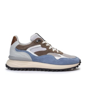
Floris van Bommel in onze webshop. Veterschoenen van het  topmerk Floris van Bommel in onze webshop. Dit model is fantastisch afgewerkt in een combinatie van verschillende materialen. Doordat het voetbed uitneembaar is, kunnen ook eigen inlegzolen gedragen worden. Deze sneakers van Floris van Bommel, artikel SFM-10159 40-02, Noppi 18.26, bestel je gemakkelijk in onze webshop. 