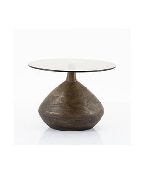 
De Coffee table Bond is een elegant en stijlvol meubelstuk dat perfect is voor liefhebbers van een warm en natuurlijk interieur. Deze salontafel is uitgevoerd in een warme bruine kleur en gemaakt van hoogwaardig mango hout, wat zorgt voor een robuuste en natuurlijke uitstraling. Het tafelblad is afgewerkt met een gezandstraalde finish, wat de tafel een unieke en stoere look geeft. Naast de mooie uitstraling, biedt de Coffee table Bond ook praktische voordelen. Het tafelblad is namelijk voorzien van helder glas, wat zorgt voor een ruimtelijk effect en een open uitstraling. Het simplistische design past perfect in verschillende interieurstijlen en is een echte eyecatcher in iedere woonkamer. Of je nu een boek wilt lezen, een kopje koffie wilt drinken of je favoriete woonaccessoires wilt tentoonstellen, deze salontafel biedt voldoende ruimte en mogelijkheden. Met de Coffee table Bond haal je niet alleen een stijlvol meubelstuk in huis, maar ook een duurzaam product. Het gebruik van mango hout maakt deze tafel namelijk niet alleen stevig en kwalitatief, maar ook eco-vriendelijk. Daarnaast is de salontafel eenvoudig te onderhouden, zodat je er jarenlang van kunt genieten. Creer een warme en gezellige sfeer in je woonkamer met de unieke en stijlvolle Coffee table Bond. LET OP TWEE VERKAPPINGEN 1 DOOS GLASPLAAT - 1 DOOS VOET Kleur: brown