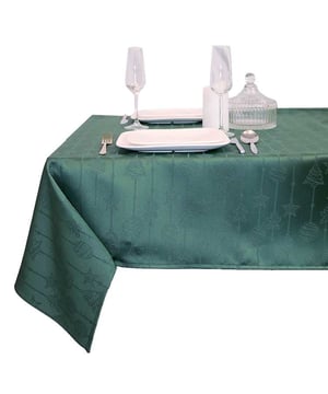 
Ben jij op zoek naar een trendy toevoeging voor jouw gedekte tafel die ook nog is heel praktisch is? Dan zijn de Unique living tafelkleden en lopers perfect voor jou! De producten van Unique Living zijn geïnspireerd op de nieuwste trends en designs. Deze prachtige producten zijn zo ontworpen dat zij jaren mee kunnen gaan. Het tafeltextiel van Unique Living is gemaakt van hoogwaardig polyester en is uitgevoerd in prachtige kleuren en prints.De belangrijkste informatie op een rijtje:Bescherming voor de tafel en tegelijkertijd een statement itemProducten die jaren meegaanArtikelen zijn per stuk te bestellenWasbaarWassen?Wilt u het tafeltextiel wassen? Dat kan! Wij adviseren de producten binnenstebuiten in een handwas te wassen. Zo houdt het textiel goed zijn kleur en structuur en kan het jaren mee! Bent u meer van het gemak? Dan kunt u ze ook wassen in de wasmachine. Wij adviseren dan een rustig programma op maximaal 30 graden.Over Unique LivingUnique Living heeft een uitgebreid assortiment aan sierkussens, kussenhoezen en tafeltextiel. De designs zijn stijlvol en tijdloos. De collectie varieert van rustige prints met sierlijke teksten tot hippe placemats en tafellopers die van elke eettafel een feestje maken. Je kunt de artikelen van Unique Living gebruiken als trendy details in de woonkamer of als blikvangers voor in uw buitenruimtes. Het assortiment is heel veelzijdig. - Afmeting: 145x250 - Kleur: Groen - Materiaal: Polyester