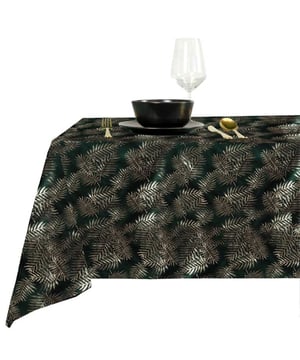 
Ben jij op zoek naar een trendy toevoeging voor jouw gedekte tafel die ook nog is heel praktisch is? Dan zijn de Unique living tafelkleden en lopers perfect voor jou! De producten van Unique Living zijn geïnspireerd op de nieuwste trends en designs. Deze prachtige producten zijn zo ontworpen dat zij jaren mee kunnen gaan. Het tafeltextiel van Unique Living is gemaakt van hoogwaardig polyester en is uitgevoerd in prachtige kleuren en prints.De belangrijkste informatie op een rijtje:Bescherming voor de tafel en tegelijkertijd een statement itemProducten die jaren meegaanArtikelen zijn per stuk te bestellenWasbaarWassen?Wilt u het tafeltextiel wassen? Dat kan! Wij adviseren de producten binnenstebuiten in een handwas te wassen. Zo houdt het textiel goed zijn kleur en structuur en kan het jaren mee! Bent u meer van het gemak? Dan kunt u ze ook wassen in de wasmachine. Wij adviseren dan een rustig programma op maximaal 30 graden.Over Unique LivingUnique Living heeft een uitgebreid assortiment aan sierkussens, kussenhoezen en tafeltextiel. De designs zijn stijlvol en tijdloos. De collectie varieert van rustige prints met sierlijke teksten tot hippe placemats en tafellopers die van elke eettafel een feestje maken. Je kunt de artikelen van Unique Living gebruiken als trendy details in de woonkamer of als blikvangers voor in uw buitenruimtes. Het assortiment is heel veelzijdig. - Afmeting: 150x300 - Kleur: Groen - Materiaal: Polyester