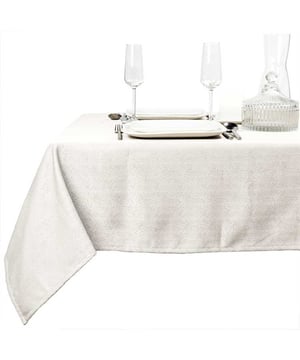 
Ben jij op zoek naar een trendy toevoeging voor jouw gedekte tafel die ook nog is heel praktisch is? Dan zijn de Unique living tafelkleden en lopers perfect voor jou! De producten van Unique Living zijn geïnspireerd op de nieuwste trends en designs. Deze prachtige producten zijn zo ontworpen dat zij jaren mee kunnen gaan. Het tafeltextiel van Unique Living is gemaakt van hoogwaardig polyester en is uitgevoerd in prachtige kleuren en prints.De belangrijkste informatie op een rijtje:Bescherming voor de tafel en tegelijkertijd een statement itemProducten die jaren meegaanArtikelen zijn per stuk te bestellenWasbaarWassen?Wilt u het tafeltextiel wassen? Dat kan! Wij adviseren de producten binnenstebuiten in een handwas te wassen. Zo houdt het textiel goed zijn kleur en structuur en kan het jaren mee! Bent u meer van het gemak? Dan kunt u ze ook wassen in de wasmachine. Wij adviseren dan een rustig programma op maximaal 30 graden.Over Unique LivingUnique Living heeft een uitgebreid assortiment aan sierkussens, kussenhoezen en tafeltextiel. De designs zijn stijlvol en tijdloos. De collectie varieert van rustige prints met sierlijke teksten tot hippe placemats en tafellopers die van elke eettafel een feestje maken. Je kunt de artikelen van Unique Living gebruiken als trendy details in de woonkamer of als blikvangers voor in uw buitenruimtes. Het assortiment is heel veelzijdig. - Afmeting: 150 - Kleur: Ivoor - Materiaal: Polyester
