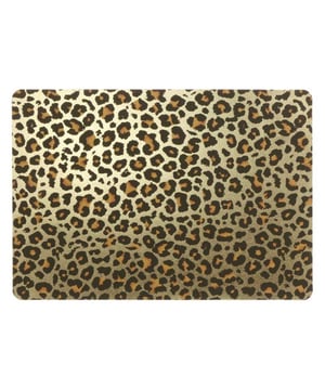 
Ben jij op zoek naar een trendy toevoeging voor jouw gedekte tafel die ook nog is heel praktisch is? Dan zijn de Unique living placemats perfect voor jou! De producten van Unique Living zijn geïnspireerd op de nieuwste trends en designs. Deze prachtige producten zijn zo ontworpen dat zij jaren mee kunnen gaan. Unique Living gebruikt verschillende materialen voor de ontwerpen van haar placemats. Variërend van vegan leder tot PVC en polyester, een ieder gekenmerkt door de goede kwaliteit.De belangrijkste informatie op een rijtje:- Bescherming voor de tafel en tegelijkertijd een statement item- Makkelijk af te nemen- Producten die jaren meegaan- Artikelen zijn per stuk te bestellenOver Unique LivingUnique Living heeft een uitgebreid assortiment aan sierkussens, kussenhoezen en tafeltextiel. De designs zijn stijlvol en tijdloos. De collectie varieert van rustige prints met sierlijke teksten tot hippe placemats die van elke eettafel een feestje maken. Je kunt de artikelen van Unique Living gebruiken als trendy details in de woonkamer of als blikvangers voor in uw buitenruimtes. Het assortiment is heel veelzijdig. - Afmeting: - Kleur: Goud - Materiaal: Polyester