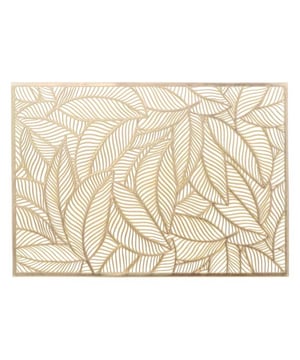 
Ben jij op zoek naar een trendy toevoeging voor jouw gedekte tafel die ook nog is heel praktisch is? Dan zijn de Unique living placemats perfect voor jou! De producten van Unique Living zijn geïnspireerd op de nieuwste trends en designs. Deze prachtige producten zijn zo ontworpen dat zij jaren mee kunnen gaan. Unique Living gebruikt verschillende materialen voor de ontwerpen van haar placemats. Variërend van vegan leder tot PVC en polyester, een ieder gekenmerkt door de goede kwaliteit.De belangrijkste informatie op een rijtje:- Bescherming voor de tafel en tegelijkertijd een statement item- Makkelijk af te nemen- Producten die jaren meegaan- Artikelen zijn per stuk te bestellenOver Unique LivingUnique Living heeft een uitgebreid assortiment aan sierkussens, kussenhoezen en tafeltextiel. De designs zijn stijlvol en tijdloos. De collectie varieert van rustige prints met sierlijke teksten tot hippe placemats die van elke eettafel een feestje maken. Je kunt de artikelen van Unique Living gebruiken als trendy details in de woonkamer of als blikvangers voor in uw buitenruimtes. Het assortiment is heel veelzijdig. - Afmeting: - Kleur: Goud - Materiaal: Polyester