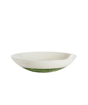 
Shop dit prachtige artikel van Light & LivingSchaal Ø34x7,5 cm BINANGA wit+groen is gemaakt en ontwerpen door het Nederlandse merk Light & Living.De belangrijkste kenmerken van het artikel zijn als volgt:Kleur: WitProduct Lengte: 34Product Breedte: 34Producht Hoogte: 7.5Gewicht: 5Light & Living werd meer dan vijftig jaar geleden opgericht. We begonnen met het maken van lampenkappen in een kleine fabriekshal. Al snel kwamen daar lampen bij, zodat we een totaal verlichtingsconcept konden aanbieden. Na vele jaren actief te zijn geweest op de verlichtingsmarkt, zijn we gaan uitbreiden met betaalbare woonaccessoires en (klein)meubelen.Wij weten als geen ander dat thuis de plek is waar mensen zich vaak het prettigst voelen. Een eigen plek, ingericht met comfortabele meubels en sfeervolle verlichting. We denken graag met je mee. Daarom reizen we de hele wereld over op zoek naar de mooiste verlichting en woondecoratie. We zijn altijd op zoek naar dat ene speciale item waar ons hart sneller van gaat kloppen. Deze momenten leggen we vast en vertalen we naar onze producten.Twee keer per jaar presenteren we een nieuwe seizoenscollectie. Zo weten we je elke keer weer te inspireren! - Afmeting: Ø34x7.5 - Kleur: Wit - Materiaal: Kunststof