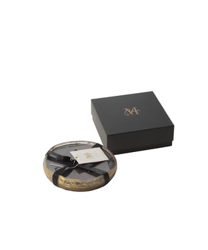 
Shop dit prachtige artikel van J-LineGEURKAARS M-CHIC GLAS GOUD/ZWART MEDIUM-20U is gemaakt en ontworpen door het Belgische bedrijf J-Line.De belangrijkste kenmerken van het artikel zijn als volgt:Kleur: GoudkleurigProduct Lengte: 19Product Breedte: 19Producht Hoogte: 4.5Gewicht: 0.35J-line by Jolipa, dé trendsetter in interieur en decoratieOnze passie voor interieur kent geen grenzen. Al van in het prille begin, in 1978, gingen we steeds op zoek naar de nieuwste trends en ontwikkelingen over de hele wereld. Door onze passie voor decoratie en interieuraccessoires is J-line by Jolipa dé referentie geworden in interieur en decoratie. Daar zijn verschillende redenen voor. - Afmeting: - Kleur: Goudkleurig - Materiaal: Anders