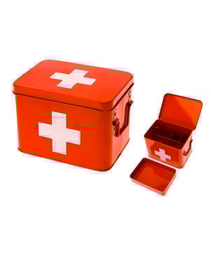 
De medicijnen opbergbox van Pt, heeft een stoer industrieel design en is erg functioneel aan de binnenkant. De ruime bewaardoos voor medicijnen van Pt, heeft verschillende vakken waarin je al je medicijnen netjes kunt ordenen. Naast medicijnen kun je in deze bewaarbox ook toiletspullen en make-up netjes bewaren. Met de medicijnen bewaarbox van Pt, haal je niet alleen een heel praktisch item, maar ook een stijlvol item in huis. - Afmeting: 21,5x15,5x16 - Kleur: Rood - Materiaal: Metaal