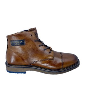 

     Artikel 331-AO931 in kleur 6300-1000-Cognac is een prachtige bruine veterschoen, voor heren, van het merk Bugatti. De zool is van rubber. De voering is textiel. De voetwijdte is standaard. Deze veterschoen is voorzien van een uitneembaar voetbed.
    <BR>De schoenen van het merk Bugatti krijgen veel aandacht als het gaat om comfort. En dat niet alleen, Bugatti staat ook voor perfecte pasvorm, kwalitatief goede materialen, de meest actuele kleuren en gedegen vakmanschap. Bovendien streeft Bugatti steeds naar een optimale prijs/kwaliteitsverhouding. Het gaat dan om de traditionele constructiemethoden die worden toegepast, maar ook om het leer dat voor Bugatti schoenen veelal uit Italie wordt betrokken.
De laatste mode wordt scherp in de gaten gehouden waardoor je in Bugatti schoenen veel Italiaanse invloeden zult aantreffen. Bugatti heeft een mooie collectie geklede herenschoenen en daarnaast brengen ze leuke en stoere boots en schoenen die tot in de details zijn afgewerkt.
    
    
