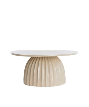 
Shop dit prachtige artikel van Light & LivingBijzettafel Ø70x33,5 cm VEGLIA mat zand+licht brn gespikkeld is gemaakt en ontwerpen door het Nederlandse merk Light & Living.De belangrijkste kenmerken van het artikel zijn als volgt:Kleur: BruinProduct Lengte: 70Product Breedte: 70Producht Hoogte: 33.5Gewicht: 5Light & Living werd meer dan vijftig jaar geleden opgericht. We begonnen met het maken van lampenkappen in een kleine fabriekshal. Al snel kwamen daar lampen bij, zodat we een totaal verlichtingsconcept konden aanbieden. Na vele jaren actief te zijn geweest op de verlichtingsmarkt, zijn we gaan uitbreiden met betaalbare woonaccessoires en (klein)meubelen.Wij weten als geen ander dat thuis de plek is waar mensen zich vaak het prettigst voelen. Een eigen plek, ingericht met comfortabele meubels en sfeervolle verlichting. We denken graag met je mee. Daarom reizen we de hele wereld over op zoek naar de mooiste verlichting en woondecoratie. We zijn altijd op zoek naar dat ene speciale item waar ons hart sneller van gaat kloppen. Deze momenten leggen we vast en vertalen we naar onze producten.Twee keer per jaar presenteren we een nieuwe seizoenscollectie. Zo weten we je elke keer weer te inspireren! - Afmeting: Ø70x33.5 - Kleur: Bruin - Materiaal: Metaal