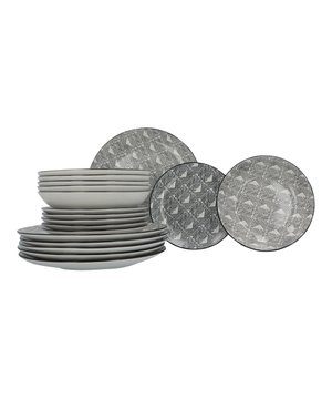 
Dit 6 persoons servies Bohemia Ethnic geheten, is gemaakt van porselein met een mozaïek patroon met behulp van de dotting-techniek, waardoor je tafel een eigentijdse en originele uitstraling krijgt. Het bestaat uit 18 delen: 6 diepe borden van 20 cm, 6 dinerborden van 27 cm en 6 dessert/ontbijtborden van 19 cm. Daarnaast is hij geschikt voor de magnetron en kan je hem in de vaatwasser wassen. Het servies is iets dikker dan basis servies en hierdoor ook sterker.Het servies wordt geserveerd in een doos. De set bestaat uit 6 diepe borden, 6 grote borden en 6 ontbijtbordjes. Het servies is vaatwasser en magnetron geschikt. Kenmerken servies Bohemia Ethnic : Materiaal: porseleinGeschikt voor magnetron en vaatwasser6 platte borden6 soepborden 6 dessertbordenGewicht: 9 kgKleur: wit met zwart/grijs motiefBordafmetingen: dinerbord 27 cm ,  ontbijtbord 19 cm , diep bord 20 cm - Afmeting: - Kleur: Zwart - Materiaal: Porselein
