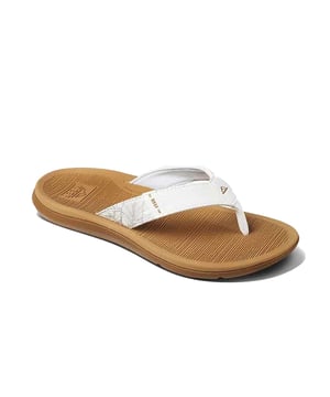 
Reef Santa Ana Slippers Dames 

 Ervaar het ultieme comfort en stijl met de Reef Santa Ana slippers voor dames in het mooie klassieke bruin. Deze slippers zijn de beste metgezel voor zonnige dagen aan het strand, een ontspannen wandeling door de stad, of gewoon om thuis te dragen.

 Reef Santa Ana Slippers Dames bruin

 Of je nou op zoek bent naar comfort voor dagelijks gebruik of opzoek bent naar een stijlvolle keuze voor je zomerse avonturen, de Reef Santa Ana slippers voor dames in het bruin bieden het beste van beide werelden. Geef jezelf de luxe van comfort en stijl met deze must have slippers.

 Pluspunten

 + Comfort
+ Stijl
+ Voetbed
+ Duurzaam
