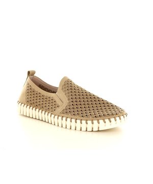 
<p>De Tulip 140 men van Ilse Jacobsen is een mooie stretch instapper gemaakt van stretch materiaal, voor heren. Deze zomerse instapper is uitgevoerd in de kleur 110 latte. De sluiting is door middel van een instap. LET OP: Deze schoen valt klein, bestel altijd minimaal 1 maat groter. </p><p><strong>Merk: Ilse Jacobsen</strong></p><p><strong>Artikel: Tulip 140 men</strong></p><p><strong>Kleur: 110 latte</strong></p><p><strong>Type: Instapper</strong></p><p><strong>Uitneembaar voetbed: Ja</strong></p><p><strong>Sluiting: Instap</strong></p><p><strong>Materiaal: Stretch</strong></p>