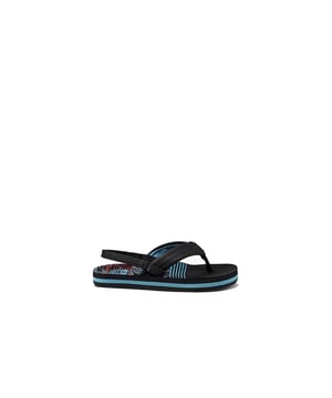 
Reef Little Ahi Slippers Jongens Zwart Dessin

 Geef je kleine jochie de perfecte zomerse stijl en comfort met de Reef Little Ahi slippers voor jongens in het klassieke zwart. Deze slippers zijn ontworpen om kleine voeten gelukkig te houden tijdens al hun avonturen, of het nu op het strand, bij het zwembad of in de achtertuin is.