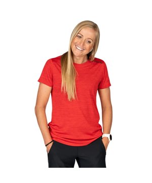 
Fusion C3 Hardloopshirt Rood

 Ervaar het ultieme hardloopcomfort met het Fusion C3 Hardloopshirt. Ontworpen voor zowel recreatieve als serieuze hardlopers, biedt dit shirt de perfecte combinatie van ademend vermogen, vochtregulatie en bewegingsvrijheid, zodat je elke kilometer met vertrouwen kunt afleggen. Het Fusion C3 Hardloopshirt is gemaakt van geavanceerd C3-materiaal dat uitzonderlijke ademende en vochtregulerende eigenschappen biedt. Het materiaal voert zweet snel af van je huid en houdt je droog en comfortabel, zelfs tijdens de meest intensieve runs. Dankzij de lichte en ademende stof blijft je lichaam op de ideale temperatuur, ongeacht de weersomstandigheden.

 Hardloop Shirts

 Dit hardloopshirt is ontworpen met een atletische pasvorm die nauw aansluit zonder in te boeten aan bewegingsvrijheid. De stretchstof beweegt soepel met je mee, waardoor je onbeperkt kunt rennen, sprinten of stretchen. De platte naden verminderen wrijving en