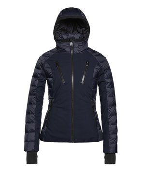 
Goldbergh Fosfor Dames ski jas

 De sportieve Fosfor ski jas is gevuld met een combinatie van dons/primaloft. Langs de zijkanten van de jas loopt een zwart tape. De achterzijde van de capuchon is voorzien van een zwarte ster. De jas heeft vier zakken aan de buitenkant, en twee aan de binnenkant. De jas is voorzien van een afritsbare sneeuwvanger. Dit model beschikt over een waterkolom van 5.000MM.