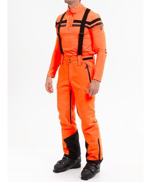 
Als je op zoek bent naar de perfecte broek om in stijl de piste af te dalen, dan is de FALCON hunseby Broek Ski Heren in de kleur Oranje de ideale keuze. Deze broek combineert functionaliteit met een trendy design, zodat je niet alleen goed beschermd bent tegen de kou en vocht, maar er ook nog eens goed uitziet terwijl je van de berg afzoeft.

De voordelen van de FALCON hunseby Broek Ski Heren zijn eindeloos. De broek is gemaakt van hoogwaardige materialen die waterdicht en ademend zijn, zodat je zelfs in de meest barre weersomstandigheden droog en comfortabel blijft. Daarnaast zorgen de verstelbare tailleband en de voorgevormde knieën voor een perfecte pasvorm en optimale bewegingsvrijheid. 

De belangrijkste kenmerken van deze skibroek zijn onder andere de verstelbare bretels, de sneeuwvangers onderaan de pijpen, de ventilatieritsen aan de zijkanten en de handige zakken met rits. Hierdoor heb je genoeg opbergruimte voor al je essentials en kun je gemakkelijk je lichaamstemperatuur