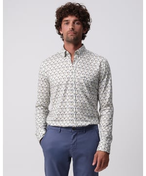 
- Over het merk: De herenkleding van Campbell is klassiek met een moderne twist voor een doelgroep die vol van het leven geniet. Campbell heeft warme trendkleuren, prints en materialen in het assortiment. De comfortabele pasvorm van de kledingstukken biedt een heerlijk draagcomfort en voldoende bewegingsruimte. Ieder kledingstuk van Campbell wordt gemaakt van hoogwaardige stoffen en is perfect afgewerkt.