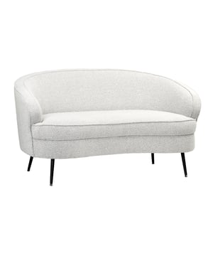 
Comfortabel, hip & compact: ontmoet onze 2-zits bank Anna! Een comfortabele en trendy 2-zits bank in een luxe bouclé stof! De Anna bank is ideaal voor in je woonkamer, slaapkamer of als extra zitje in je kantoor of studieruimte! De Anna bank is gemaakt met 'comfort foam' waardoor het zitcomfort extra hoog is. De afmetingen van de Anna bank zijn: 145 x 75 x 77 cm. De zitbreedte van de bank is 125cm. Deze 2-zits bank kenmerkt zicht door de ronde organische vormen en de gestikte randen rondom de rug en zitting. De lichte bouclé stof in combinatie met de zwart metalen pootjes zorgen voor een tijdloze en luxe uitstraling. De 2-zits bank Anna is perfect te combineren met onze bouclé poef Demi of Geneva! Merk: HomeMixx Kleur: Naturel