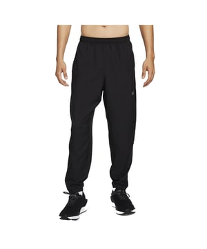 
De Nike Challenger Dri-FIT Hardloopbroek is een lange geweven runningbroek voor heren. De Challenger broek is geÃ¯nspireerd op de hardloopshorts met dezelfde naam en gaat nog een stapje verder als je meer bedekking nodig hebt voor je work-out. Hij is licht, ventilerend en gemakkelijk aan en uit te trekken dankzij de boorden met ritssluiting. Het mediavak bevindt zich middenachter voor comfort tijdens het hardlopen en is groot genoeg voor de meeste telefoons.<br><br><div><b>Sneldrogend en ondersteunend <br></b>Nike Dri-FIT technologie voert zweet weg van je huid voor snellere verdamping, zodat je droog en comfortabel blijft. <br> <br><b>Voldoende zakken </b><br>In de twee zijzakken kun je work-outessentials opbergen. De mediazak achterop is groot genoeg voor de meeste telefoons.</div><div><br></div><div><br></div><div><ul><li>Elastische tailleband met trekkoord </li><li>Reflecterende elementen</li></ul></div><br><b>Materiaal: </b><br>100% polyester<p><br></p>
