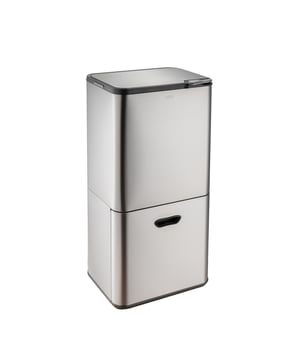 
Wil jij graag een afvalscheidingsprullenbak met 3 vakken met een strak design, voor een betaalbare prijs, dan hoef je niet verder te zoeken! Model Kansas heeft 3 verschillende bakken om je afval perfect te scheiden en ben je goed bezig voor het milieu. En maak je geen zorgen over vieze vingers of bacteriën, want in de deksel is een houder met carbon filter gemonteerd die helpt bij het voorkomen van geurtjes. Deze Metal Grey uitvoering is een nieuwe en erg mooie donkerzilveren kleur.Groot volume in maximaal 4 vakken Deze afvalscheidingsprullenbak van Luzzo® heeft een enorme capaciteit van 63 liter. Dat betekent dat je minder vaak naar buiten hoeft te lopen om de prullenbak te legen. De onderste bak rijdt eenvoudig op wieltjes naar voren en achteren. Deze bak is optioneel met de meegeleverde verdeler nog eens te splitsen in 2 bakken. De bovenbak is voorzien van een uitneembare binnenbak en hierin hangt ook een klein groente afvalbakje, die je eventueel ook los op het aanrecht kunt plaatsen. Ideaal dus! Carbon geurfilterGeurfilters zijn handige accessoires in een prullenbak om een vieze lucht uit een vuilnisbak tegen te gaan. Een geurfilter of koolstofstoffilter kan worden geplaatst in een houder die in de deksel van de prullenbak gemonteerd is.Kenmerken:Voorzien van 4 bakken met totaal inhoud 63 literIdeaal voor het scheiden van afvalOnderbak met 33 liter, voorzien van losse verdelerBovenbak 27 liter grootUitneembaar groente afval bakje van 3 literPrachtig strak designAfval scheiden is goed voor het milieuGemaakt van hoogwaardig RVSIdeaal voor thuis en op kantoorOok ideaal voor grotere huishoudens van 4 of meer personenDus waar wacht je nog op? Haal vandaag nog deze geweldige prullenbak in huis!  Anti-vingerafdrukDankzij de coating op het RVS materiaal van deze prullenbak heb je minder last van vieze vingers op de prullenbak. Door het voetpedaal bij de grote bak en de drukknop op de bovenste bak aan de linker kant hoef je de deksel niet met je handen aan te raken. Dat betekent geen smerige vingerafdrukken op de deksel en minder bacteriën. Super hygiënisch!Strak design en hoogwaardige kwaliteitDeze afvalscheidingsprullenbak van Luzzo® is niet alleen functioneel, maar ook nog eens een lust voor het oog. Met zijn strakke design en RVS afwerking past hij perfect in elke keuken of op kantoor. Daarnaast is de prullenbak gemaakt van hoogwaardige materialen, dus je kunt rekenen op jarenlang gebruiksgemak. - Afmeting: - Kleur: Zilverkleurig - Materiaal: RVS