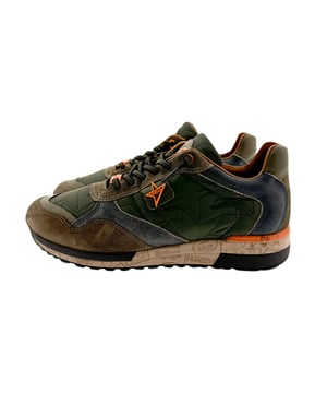 
Super fijne en zachte sneakers met elastische veters zodat je ze als eeninstapper kunt aantrekken en dragen