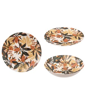 
6 persoons aardewerk servies-set met tropisch dessin. Door het moderne vlakke design is het servies fijn om van te eten. Door het dessin is het wat anders dan een standaard servies. De set bestaat uit 6 diepe borden, 6 grote borden en 6 ontbijtbordjes. Het servies is vaatwasser en magnetron geschikt.Gemaakt van aardwerk : elk stuk is met uiterste zorg vervaardigd. Het edele wit van het porselein werd onderbroken door een patroon met palmbladeren.Dessin: aandacht voor detail maakt alle patronen duidelijk zichtbaar en verslijt niet onder invloed van bestek of wassenOnderhoudsvriendelijk: vaatwasmachinebestendig. De vaat is hygiënisch. Ze zijn bedoeld voor contact met voedsel.Het servies Tropical Boudoir is een aanrader voor liefhebbers van plantenpatronen en liefhebbers van natuurlijke patronen.Cadeau idee: De set is ook het perfecte cadeau voor mensen die alles al hebben en van koken en eten houden.Kenmerken:Materiaal: Aardewerkgeschikt voor magnetron en vaatwasser6 platte borden6 soepborden6 dessertbordenKleur: wit met groen tropisch dessin.Bordafmetingen: dinerbord: D. 27x1.8 cm diep bord: D. 21 x 2.5 cm klein bord: D. 19x0.8  cm - Afmeting: - Kleur: Multicolor - Materiaal: Aardewerk