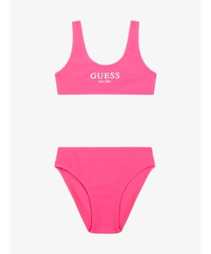 
De Guess Bikini in Sacred Pink heeft een wit logo aan de voorkant. De Guess Bikini is een echte klassieker. Gemakkelijk om te dragen, je hoeft je niet druk te maken om bandjes die los raken!