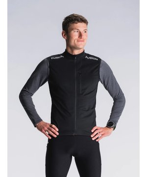 
Fusion Running Hardloopkleding Runningjacks en sweats van het materiaal en in de kleur Zwart.