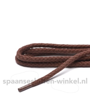 
Schoenveters middelbruin grof lengte 150 cm 7-9 gaatjes. 7-9 gaatjes betekent de gaatjes aan 1 kant van de schoen. Of meet je oude veter even op. Materiaal is katoen en ze zijn fijn geweven en rond. 100% katoen. Doordat deze veters van katoen zijn glijden ze niet. 2 veters voor 1 paar schoenen