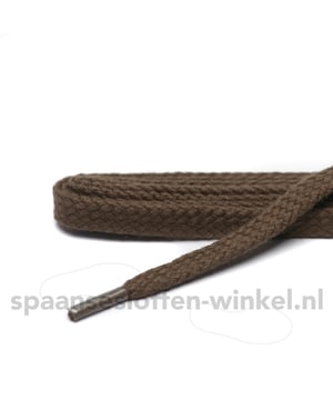 
Schoenveters plat donkerbruin lengte 55 cm 2-4 gaatjes. 2-4 gaatjes betekent de gaatjes aan 1 kant van de schoen. Of meet je oude veter even op. Materiaal is katoen en ze zijn plat. 100% katoen. Doordat deze veters van katoen zijn glijden ze niet. 2 veters voor 1 paar schoenen.