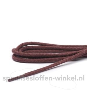 
Schoenveters bordeaux lengte 70 cm 4-6 gaatjes. 4-6 gaatjes betekent de gaatjes aan 1 kant van de schoen. Materiaal is katoen en ze zijn plat 100% katoen. Doordat deze veters van katoen zijn glijden ze niet. 2 veters voor 1 paar schoenen