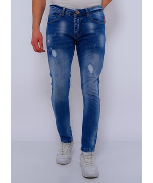 De laatste maten van dit topitem uit onze True Rise outlet, scoor je met een flinke korting. Het is altijd True Rise sale in de Herenkleding Outlet outlet op V&D.
Gescheurde Broek Heren Slim Fit -DC-039- Blauw - <p><strong>Specificaties:<br /></strong>- Gescheurde Broek Heren Slim Fit<br />- Kleur: Zie afbeelding <br />- Artikelcode: D&C-039<br />- Lengte: Standaard 34<br />- Pasvorm: Slim Fit / Stretch<br />- Patroon:  Gaten<br />- Sluiting: Knopen<br />- Materiaal: 98% Coton, 2% Spandex<br />- Weefsel: Denimweefsel <br />- Zakken: 2 Voorzakken, 2 Achterzakken<br />- Wasvoorschrift: Machinewas 30 graden<br />- Beschikbare maten: 29 - 30 - 31 - 32 - 33 - 34 - 36 - 38</p>
