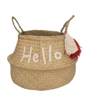 
Ontdek de Schattige Opbergmand Hello Beige, met de Hand Geweven van Riet en met een Diameter van 35 cm en een Hoogte van 40 cm. Deze betoverende opbergmand combineert praktische bruikbaarheid met een speels ontwerp, waardoor het een perfecte aanvulling is voor elke kinderkamer. Het met de hand geweven riet geeft een natuurlijke uitstraling, terwijl de zachte beige kleur gemakkelijk opgaat in de kinderkamerinrichting. Met zijn royale afmetingen biedt deze mand voldoende ruimte voor het opbergen van knuffels, boeken, speelgoed, en nog veel meer. Plaats hem naast een speelhoekje of in een hoek van de kamer om rommel op een charmante manier te verminderen. De toevoeging van het woord "Hello" op de voorkant van de mand geeft een vriendelijk en speels karakter aan het geheel, waardoor het aantrekkelijk is voor kinderen. Deze mand is niet alleen handig om spullen op te bergen, maar ook een leuke decoratieve toevoeging aan de kinderkamer. Investeer in georganiseerde speelruimte met de Opbergmand Hello Beige. Voeg een vleugje speelse charme toe aan de kinderkamer terwijl je tegelijkertijd helpt met opruimen. Bestel vandaag nog en zie hoe de kinderen genieten van een nette en vrolijke speelomgeving. KLEUR: Beige AFMETING: Ø35cm x H40cm Merk: CASA DI ELTURO Materiaal: Jute Kleur: Beige