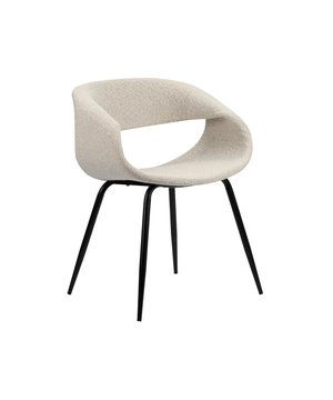 
De Whale Chair heeft een uniek en opvallend ontwerp dat lijkt op de sierlijke rondingen van een walvis. De opvallende vorm en vloeiende lijnen creëren een visueel aantrekkelijk silhouet dat opvalt in elke kamer. Deze stoel is vervaardigd met nauwgezette aandacht voor detail en is niet alleen functioneel, maar dient ook als een statement meubelstuk. De gebruikte stof voelt luxueus aan, maar is ook bestand tegen slijtage, waardoor de stoel zijn elegantie ook in de loop van de tijd behoudt. Om het comfort te vergroten, is de Whale Chair White Pearl voorzien van vulling, inclusief de zitting, rugleuning en armleuningen. Dit zorgt voor optimale ondersteuning en ontspanning, waardoor u langere tijd comfortabel kunt zitten. De brede en diepe zitting van kunststof zorgt voor een knus en uitnodigend gevoel, waardoor het een ideale eetkamerstoel is. Whale Chair is verkrijgbaar in 4 kleurstoffen: Coco, White Pearl, Beige or Taupe Levering: 1-3 werkdagen MATERIAAL: Stof, Metaal BEKLEDING: Stof, Boucle KLEUR: White Pearl AANTAL STUKS IN VERPAKKING: 2 ONDERHOUDSVOORSCHRIFTEN: Met een vochtige doek afnemen. Erna afdrogen met een droge doek. AFMETING: Breedte: 61 CM Diepte: 53 CM Hoogte: 81 CM Zithoogte: 48 CM Merk: CASA DI ELTURO Materiaal: Katoen Kleur: Wit