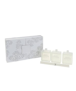 
J-line Geurstokken, de Geurige Touch voor Jouw Interieur J-line geurstokken zijn de ultieme interieuraccessoires om een vleugje luxe en verfijning aan jouw huis toe te voegen. Deze elegante en stijlvolle geurstokken doen meer dan alleen heerlijk ruiken - ze creëren een betoverende sfeer die je zintuigen betovert. Met een gevarieerde selectie aan geuren, van fris en bloemig tot warm en houtachtig, vind je moeiteloos de perfecte geur voor elke kamer en elk seizoen. Onze J-line geurstokken zijn gemaakt met hoogwaardige, langdurige formules die de geur gelijkmatig verspreiden, waardoor je langdurig kunt genieten van de subtiele aroma's. Plaats ze in de woonkamer, slaapkamer, badkamer of zelfs op kantoor, en laat je onderdompelen in de rustgevende ambiance die ze creëren. De decoratieve flessen met houten stokjes voegen ook een vleugje klasse toe aan je interieur. Goed om te weten: * Natuurlijke elegantie * Aangename geur * Stijlvol interieur * Langdurige frisheid * Subtiele sfeer Materiaal:
