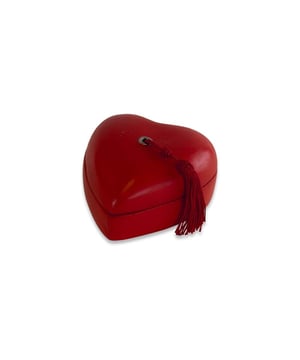 
Heerlijke geuren creëer je mat Marokkaanse kaarsen Ontspan en droom weg met deze heerlijke geurkaarsen. Een heerlijk geurend huis wordt steeds vaker gezien als onderdeel van het interieur omdat de uitstraling dan nog meer tot zijn recht kan komen. Wij hebben een tal van geuren met ieder een eigen uniek geur. Met verschillende Arabische & oosterse geur- en sfeerkaarsen heb je een decoratief product voor een heerlijke geur in huis. Materiaal:Aardewerk