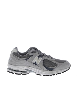 
<h2>New Balance M2002 Heren Runner</h2> <p> </p> <div> De <b>New Balance M2002 Heren Runner</b> is een recent toegevoegd model in de New Balance-collectie. Vervaardigd uit suède in combinatie met mesh, biedt deze sneaker een aangenaam draagcomfort. De M2002 is licht van gewicht en voorzien van<b> uitstekende demping.</b> Bovendien is de binnenzool eenvoudig uitneembaar. Deze sneakers zijn de perfecte combinatie van <b>stijl en comfort.</b> </div> <div> <b><br> </b> </div> <div> De<b> New Balance M2002 </b>heren runners snel in huis hebben? Bestel gemakkelijk online op kom naar één van onze winkels. </div> <div> <br> </div> <p> </p> <p> </p> <h3>Eigenschappen</h3> <ul> <li>Buitenkant: Suède & mesh-textiel</li> <li>Voering: Textiel</li> <li>Zool: Rubber</li> <li>Uitneembaar voetbed</li> <li><b>Tip:</b> Bestel een maat groter!</li> </ul> <p> </p>