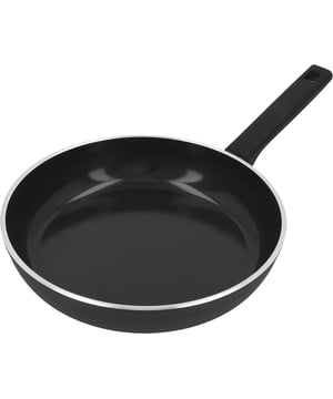 
<p><strong>Korte omschrijving Demeyere Alu Comfort 3 - Koekenpan – Ceraforce</strong></p>
<ul>
<li>Ontwikkeld in België</li>
<li>Aluminium bodem van 5 mm geeft je een snelle warmtegeleiding</li>
<li>Specifieke Radiant® bodem vorm zorgt voor een blijvend vlak bakoppervlak</li>
<li>Geschikt voor alle kookplaten, inclusief inductie, tot 230 °C. Niet gebruiken onder de grill en niet in flamberen</li>
<li>Ceraforce keramische antiaanbaklaag, het gezonde alternatief. Hittebestendig tot 230 °C</li>
<li>Bakelieten greep: comfortabel en ergonomisch. Hittebestendig tot 150°C</li>
<li>Kan in de vaatwasser, maar handwas is aanbevolen voor de optimale levensduur van het product</li>
<li>5 jaar garantie op productiefouten bij huishoudelijk gebruik</li>
<li>Gebruik enkel accessoires van hout of silicone</li>
</ul>
<p> </p>
<p><strong>Uitgebreide omschrijving</strong></p>
<p>Met deze kwalitatieve lichtgewicht pan uit de Alu Comfort 3 reeks (diameter 24 cm) is makkelijk te hanteren. Bovendien heb je weinig vetstof nodig voor een krokant effect. Laat die koteletten, aardappeltjes, gepaneerde groenteburgers en tongfilets maar komen! De doeltreffende keramische Ceraforce® antiaanbaklaag is krasbestendig en vrij van PTFE. Zowel bakken als reinigen gaat bijna vanzelf. Gebruik enkel accessoires van hout of silicone, om beschadiging te voorkomen. Onze Alu Comfort 3 koekenpan van gesmeed aluminium is dikker en dus sterker. Goed voor jarenlange trouwe dienst. Dankzij de unieke Radiant® bodem is en blijft je pan extra stabiel en in optimaal contact met de kookplaat. De warmte wordt egaal verdeeld. De bakelieten greep is stevig bevestigd en ligt goed in de hand. Wil je graag grillen in de oven of flamberen? Dan heb je ook een pan zonder antiaanbaklaag nodig.</p>
<p> </p>
<ul>
<li>Gewicht: 900 gram</li>
<li>Breedte: 24,80 cm</li>
<li>Hoogte: 9,70 cm</li>
<li>Hoogte zonder deksel: 5,30 cm</li>
<li>Diameter bovenaan: 24 cm</li>
<li>Bodemdiameter: 19,50 cm</li>
</ul>