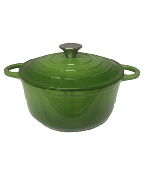 
<p><strong>Korte omschrijving Relance Braadpan 24cm groen met deksel</strong></p>
<ul>
<li>Kleur: Groen</li>
<li>Diameter: 24cm</li>
<li>Materiaal: Gietijzer</li>
<li>Geschikt voor gas, elektra, keramisch, halogeen en inductie</li>
<li>Geschikt voor in de oven tot 300ºC</li>
</ul>
<p><strong>Uitgebreide omschrijving</strong></p>
<p>De gietijzeren braadpan van Relance heeft een klassieke uitstraling, maar is voorzien van moderne snufjes. De binnenzijde van het deksel is bijvoorbeeld zo vormgegeven dat de eigen stoomsappen het vlees, gevogelte of wild bedruipen. U hoeft het zware deksel niet op te tillen om vocht toe te voegen. Zo bespaart u energie én het vlees blijft lekker mals! De buitenzijnde van de braadpan heeft een glanzende groene emaille afwerking en de binnenzijde heeft een creme-ivoor kleurige emaille. De binnen- en buitenkant zijn glad afgewerkt, waardoor de pan eenvoudig schoon te maken is. Ook zijn Relance braadpannen geschikt voor alle warmtebronnen.</p>
<p>Het wordt aangeraden om een geëmailleerde gietijzeren pan met de hand schoon te maken en dus niet in de vaatwasser te stoppen. Door de vaatwasser kan het laagje emaille krassen oplopen, wat de levensduur van de braadpan verkort.</p>