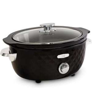
<h2><strong>Korte omschrijving Fritel slowcooker 2290</strong></h2>
<p>Slow cooking is helemaal trendy op dit moment. Met de Fritel Slow Cooker maak je de lekkerste stoofpotjes, sauzen en soepen.</p>
<p>Hoe werkt de slowcooker?</p>
<ol>
<li>Verzamel de ingrediënten en voeg ze aan de slow cooker toe, zet hem aan en 4 tot 8 uur later heb je de meest verrukkelijke en smaakvolle stoofpotjes. En dit zonder te roeren of er maar naar om te kijken. Bovendien is het gezond, want je hebt geen vetstoffen nodig én budgetvriendelijk, want zelfs het meest taaie vlees wordt supermals!<br />Fritel, met Smaak bedacht !</li>
<li>Zet de slowcooker aan, stel de tijd in en na 4 tot 8 uur later heb je een heerlijk stoofpotje.</li>
</ol>
<p><strong> </strong></p>
<p><strong>Wat zijn de voordelen van een Fritel slowcooker?</strong><strong><br /></strong>- Heerlijk simpel, iedereen kan koken met een Slow Cooker<br />- Ideaal voor alle gerechten die lang dienen te garen o.a. stoofpotjes, soepen, sauzen<br />- Goedkoper: Zelfs het taaiste vlees wordt supermals dankzij de trage garing.<br />- Smaakvoller: Alle smaken en aroma’s blijven behouden.<br />- Gezonder: Geen vetstoffen nodig<br />- Keramische pan<br />- Praktisch en uitneembaar<br />- Mooi om op tafel op te dienen<br />- Vaatwasser bestendig</p>
<p>- Dankzij grote inhoud kan je verschillende porties gelijktijdig klaar te maken (5,5 L), geschikt voor 4-8 personen.<br /><br /><strong>Technische details</strong><strong><br /></strong>− Thermostaatknop met 4 standen:<br />• Off<br />• High (43-100°C)<br />• Low (36-93°C)<br />• Keep warm (28-48°C)</p>
<p>− Deksel uit getemperd glas:<br />• Bijna onbreekbaar, schokvrij</p>
<p>− COOL TOUCH handgrepen<br />− Vaatwasserbestendig: Keramische pan en glazen deksel<br />− Kleur: zwart/chroom</p>
<p>Bestel hier de Fritel slowcooker aanbieding en je kunt morgen heerlijk genieten van een lekker gerecht.</p>