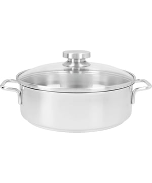 <p><strong>Korte omschrijving Apollo 7 - Kookpan - 24 cm - met glazen deksel</strong></p>
<ul>
<li>Ontwikkeld en vervaardigd in België</li>
<li>InductoBase® bodem met aluminium kern, een uitstekende warmtegeleider</li>
<li>TriplInduc® technologie - kook tot 30% sneller, efficiënter en met meer controle op inductie</li>
<li>Geschikt voor alle kookplaten, inclusief inductie, en de oven</li>
<li>Silvinox® technologie - je roestvrijstalen kookgerei verkleurt niet en is eenvoudig te reinigen</li>
<li>Met gietrand en glasdeksel: kook zonder morsen en energiezuinig</li>
<li>Ergonomische gelaste grepen uit roestvrij staal: stevig en extra hygiënisch</li>
<li>Kan probleemloos in de vaatwasser</li>
<li>30 jaar garantie op productiefouten bij huishoudelijk gebruik</li>
</ul>
<p><strong>Uitgebreide omschrijving</strong></p>
<p>Deze geavanceerde Apollo 7 lage kookpan van 24 cm combineert een ruim oppervlak met een vrij lage rand. Een grote hulp bij eenpansmaaltijden en andere bereidingen waar je veel in hoort t roeren. En bijzonder handig bij stoven, smoren en sauteren. Bovendien kan deze pan van elk fornuis direct de oven in. Om de inhoud rustig verder te laten garen of gewoon om warm te houden. Met Apollo 7 kook je met de absolute top, op alle warmtebronnen en in de oven. Op inductie, zorgt onze exclusieve TriplInduc® technologie zelfs voor een energiebesparing tot 30%. De bijzondere InductoBase® bodem verdeelt de warmte goed, zelfs op een lage stand. Ook dat scheelt in energieverbruik. Het perfect passende glazen deksel voorkomt dat stoom, vocht, smaak en vitamines ontsnappen. Je houdt ook in één oogopslag je creatie in de gaten. Bovendien kan je hetzelfde deksel gebruiken op elke Demeyere pan met dezelfde diameter. Dankzij de speciale gevormde schenkrand schenk je sauzen en vloeistoffen makkelijk over zonder te morsen. De stevige, gelaste roestvrijstalen grepen van deze lage kookpan liggen goed in de hand en blijven lang koel. Het roestvrije staal met Silvinox® verkleurt niet en laat zich makkelijk reinigen. Vertrouw met een gerust hart op deze parel uit de Apollo 7 serie.</p>
<ul>
<li>Gewicht: 1940 gram</li>
<li>Inhoud: 2,8 liter</li>
<li>Breedte: 25,8 cm</li>
<li>Hoogte: 8 cm</li>
<li>Hoogte zonder deksel: 12,1 cm</li>
<li>Diameter bovenaan: 24 cm</li>
<li>Bodemdiameter: 22 cm</li>
</ul>
<p><a href="https://www.vdgardewarenhuis.nl/brands/demeyere/">Bekijk hier alle producten van Demeyere.</a></p>