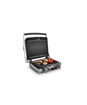 
<p><strong>Korte omschrijving</strong></p>
<ul>
<li>Kleur: Anthracite Metallic</li>
<li>Multifunctionele grillplaten</li>
<li>Grillvorm, speciale vormgeving t.b.v. afloop vet</li>
<li>Massieve gegoten aluminium grillplaten voor een optimale warmteverdeling</li>
<li>Antiaanbak dankzij non-stick coating</li>
<li>Nog nauwkeurigere temperatuur controle dankzij verhoogd wattage en performanter 'heat shield'</li>
<li>Opening tot 180° zodat toestel stabiel open kan blijven staan</li>
<li>Regelbare temperatuur</li>
<li>6 thermostaatposities </li>
<li>Verticale opberging</li>
<li>Cool Touch handgrepen</li>
<li>Vaatwasserbestendige onderdelen</li>
<li>2 jaar garantie</li>
</ul>
<p><strong>Uitgebreide omschrijving</strong></p>
<p>Met Fritel Grill je gezond en met smaak! Een heerlijke panini voor de lunch, een heerlijke biefstuk of vis het kan allemaal met deze combi grill. Dankzij de 180° functie kun je de combi grill ook als BBQ of tafelgrill gebruiken. Wil je een wafel, geen probleem! Fritel heeft voor dit apparaat maar liefst 13 andere sets borden apart verkrijgbaar: platen voor 6x10-wafels, 4x7-wafels, 16x28-wafels, hartjeswafels, voor Brusselse/Luikse wafels, pannenkoeken, hoorntjes, poffertjes, gevulde wafels, madeleines, gaufrettes en ook teppanyakiplaten, tosti-/sandwichplaten. Kortom, voor ieder wat wils.<br /><br />Fritel, met Smaak bedacht !</p>