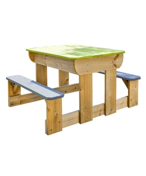 
VeelzijdigheidDeze multifunctionele picknicktafel is speciaal ontworpen voor kinderen. Ze kunnen hierop tekenen, schilderen, zandkastelen bouwen, en zelfs hun snacks eten. De tafel heeft een afneembaar deksel met daaronder twee bakjes voor zand of water, waardoor er diverse speelmogelijkheden ontstaan.DuurzaamheidGemaakt van hoogwaardig Scandinavisch sparrenhout, staat deze tafel garant voor duurzaamheid en stabiliteit. Het hout is behandeld om bestand te zijn tegen allerlei weersomstandigheden, schimmels en insecten, waardoor het een langdurige speelkameraad is voor uw kind.GebruiksgemakDe installatie van de tafel is eenvoudig en vereist geen speciaal gereedschap, waardoor deze snel in gebruik kan worden genomen. De bakjes in de tafel zijn uitneembaar, wat het schoonmaken vergemakkelijkt en onderhoud bijna overbodig maakt. Product specificatiesAfmetingen (LxBxH): 80x100x53 cm Gewicht: 16,9 kg Kleur: Natuur / Groen Materiaal: Grenenhout | FSC®-gecertificeerd FSC®-code: FSC® C176306Splintervrij en weerbestendig hout Universele toepassingsmogelijkheden 2 verwijderbare bakken Inclusief afdekking (tafel- en schone zandfunctie) Bankjes zijn stevig verbonden met de tafel Geschikt voor kinderen vanaf 3 jaar EN71 gecertificeerd - Afmeting: - Kleur: Naturel - Materiaal: Hout