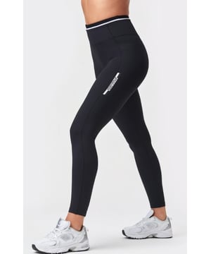 
Stronger Training Lange broeken van het materiaal en in de kleur Zwart.