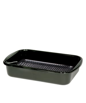 
<p><strong>Korte omschrijving</strong></p>
<ul>
<li>Geribbelde basis</li>
<li>Het geribbelde oppervlak voorkomt dat voedsel blijft plakken</li>
<li>Hoge zijkant van 7,5 cm</li>
<li>Hittebestendig tot 450°C - maximale aanbevolen bedrijfstemperatuur is 220°C</li>
<li>Snij- en krasbestendig </li>
<li>Voorkomt bacteriegroei en is smaakneutraal</li>
<li>Makkelijk schoon te maken</li>
<li>CO2-neutraal vervaardigd in Oostenrijk</li>
</ul>
<p><strong>Uitgebreide omschrijving</strong></p>
<p>Deze braadslede met ribben is ideaal voor barbecues en voor in de oven. De geribbelde bodem zorgt ervoor dat gegrild vlees en groenten niet blijven plakken. De rand van de braadslede is gebogen en wordt gecreëerd door het metaal tijdens het productieproces te buigen om een ​​ronde en stabiele rand te vormen. De braadslede kan gebruikt worden op de barbecue of in elk type oven. Maar vergeet niet altijd pannenlappen te gebruiken! Emaille is gemaakt van ijzer dat bij hoge temperaturen met glas is versmolten, dus is het gemaakt van 100% natuurlijke grondstoffen. Het niet-poreuze, gladde glazen oppervlak garandeert een perfecte hygiëne. Bij correct gebruik en onderhoud kan ons emaille kookgerei jarenlang kookplezier bieden en behoudt het zijn karakteristieke glanzende uiterlijk.</p>