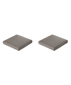 
Madison Tuinkussens – Set van 2 | Comfort en Stijl voor jouw TuinGeef je tuinmeubelen een stijlvolle en comfortabele upgrade met deze set van 2 Madison tuinkussens. Madison, een gerenommeerd Nederlands merk, staat bekend om hoogwaardige kussens die zowel comfort als duurzaamheid bieden.Deze kussens zijn gemaakt van kwalitatieve materialen die bestand zijn tegen verschillende weersomstandigheden. De zachte, goed gevulde vulling zorgt voor optimaal zitcomfort, terwijl de stevige stof langdurig mooi blijft. Dankzij de neutrale en tijdloze ontwerpen passen deze tuinkussens perfect bij verschillende tuinsets en stijlen.Voordelen van de Madison tuinkussens: Set van 2 – ideaal voor compacte tuinsets Hoogwaardige materialen en uitstekende afwerking Comfortabele vulling voor extra zitgemak Duurzaam en weerbestendig Geschikt voor diverse buitenmeubelenCreëer een sfeervolle en comfortabele buitenruimte met de tuinkussens van Madison! - Afmeting: Ca. 73x73 cm - Kleur: Bruin - Materiaal: Katoen