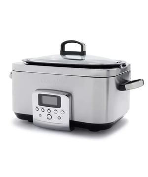 
<p><strong>Korte omschrijving Greenpan Slow Cooker Stainless Steel 6 L</strong></p>
<ul>
<li>Volume: 6 L</li>
<li>Capaciteit: 1350 W</li>
<li>Aantal programma's : 8</li>
<li>Gemaakt van RVS</li>
<li>Vaatwasserbestendige binnenpan</li>
<li>Formaat pan: 48cm (L) x 34cm (B) x 28cm (H)</li>
</ul>
<p> </p>
<p><strong>Uitgebreide omschrijving</strong></p>
<p>Neem gerust je tijd. Slow cooking is dé oplossing voor mensen die gezond willen eten zonder daarvoor uren in de keuken te moeten staan.</p>
<p>Met de Greenpan Slow Cooker kun je nagenoeg alles bereiden, van groenteschotels en stoofgerechten tot soepen of zelfs desserts. Met de timer stel je de tijd in, van 30 minuten tot 24 uur. Zodra de cooker klaar is met koken wordt deze automatisch overgeschakeld op de warmhoudstand zodat je nooit een koude maaltijd zult aantreffen.</p>
<p>DE Thermolon™ Volt keramische antiaanbaklaag is vrij van PFAS, PFOA, lood en cadmium om overal met een stopcontact gezond en gifvrij te koken. Deze met diamanten verrijkte keramische anti-aanbaklaag is speciaal ontworpen om de belasting van moderne apparaten te weerstaan ​​en breekt niet af zoals traditionele coatings. Het is extra stevig, makkelijk schoon te maken en maakt elke maaltijd gezonder.</p>
<p>De afneembare pot en deksel zijn vaatwasmachinebestendig. Neem de behuizing af met een vochtige doek.</p>
<p><