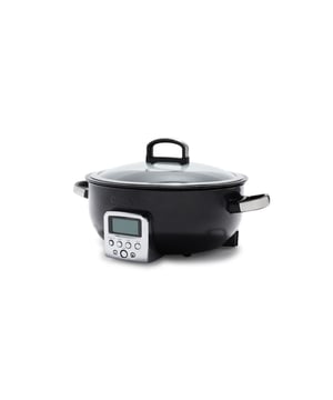 
<p><strong>Korte omschrijving Greenpan Omni Cooker 5,6L Zwart</strong></p>
<ul>
<li>Volume: 5,6 L</li>
<li>Temperatuurbereik: 70 - 230 °C</li>
<li>Capaciteit: 1800 W</li>
<li>Deksel van gehard glas</li>
<li>Vaatwasserbestendige binnenpan</li>
<li>Inclusief stoomrooster</li>
<li>Formaat pan: 33,5 cm doorsnede pan. 44 cm inclusief handgrepen. 25 cm hoogste punt (handgreep deksel)</li>
</ul>
<p> </p>
<p><strong>Uitgebreide omschrijving</strong></p>
<p>De Greenpan Omni Cooker Zwart 5,6 L is de ultieme alles-in-één Omni cooker voor elke keuken. Deze hoogwaardige pan is gemaakt van hard-anodised aluminium en is voorzien van een duurzame keramische coating, wat zorgt voor een efficiënte en evenwichtige warmteverdeling.</p>
<p>Met de Greenpan Omni Cooker kunt u op één apparaat koken, stomen, braden, roerbakken en zelfs bakken. De pan is voorzien van een volledig afneembare Binnenpan, zodat u hem gemakkelijk kunt gebruiken. De pan heeft ook een grote capaciteit van 5,6 liter, wat betekent dat u genoeg ruimte heeft om voor het hele gezin te koken of om grote hoeveelheden te maken voor later.</p>
<p>De Greenpan Omni Cooker is ook gemaakt van duurzame, milieuvriendelijke materialen. De pan is PFOA-vrij en heeft een keramische coating die is gemaakt van natuurlijke minerale pigmenten, wat betekent dat u kunt koken zonder de toevoeging van schadelijke chemicaliën.</p>
<p>Door de 10 keuze opties staat er altijd wel een mode in voor jou gerecht. Doordat je verschillende modussen hebt kan je het eten s'ochtend al heerlijk laten garen zodat je s'avonds direct kan aanschuiven voor het eten!</p>
<p>Al met al is de Greenpan Omni Cooker Zwart 5,6 L een uitstekende keuze voor iedereen die op zoek is naar een kwalitatief hoogwaardige en veelzijdige kookpan. Of u nu op zoek bent naar een pan om elke dag te gebruiken of om af en toe uit te pakken voor speciale gelegenheden, deze pan zal aan al uw wensen voldoen.</p>
<p><