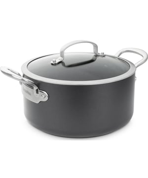 
<p><strong>Korte omschrijving</strong></p>
<ul>
<li>Thermolon Infinity keramische antikleeflaag versterkt met diamanten</li>
<li>Dikke gesmede bodem voor een gelijkmatige warmteverdeling en -stabiliteit op de kookplaat</li>
<li>Keramische buitenkant met antikleeflaag</li>
<li>Roestvrijstalen grepen</li>
<li>Geschikt voor alle warmtebronnen</li>
</ul>
<p><strong>Uitgebreide omschrijving</strong></p>
<p>De Barcelona-reeks is ontworpen om een leven lang mee te gaan. De combinatie van extra dik aluminium en de nieuwste Magneto-inductietechnologie garandeert een snelle en gelijkmatige warmteverdeling. De grepen van gegoten roestvrij staal liggen goed in de hand en dragen bij tot een elegante look. Barcelona biedt je bovendien de nieuwste en meest geavanceerde versie van onze gezonde Thermolon keramische antikleeflaag, de Infinity Professional. Dat is de sterkste, meest duurzame versie van Thermolon: verstevigd met diamant, volledig krasbestendig en bestand tegen het gebruik van metalen spatels. Zo wordt gezond en comfortabel koken de komende jaren een koud kunstje!</p>
<p> </p>
<p><strong>Over Greenpan</strong></p>
<p>Gezond koken? Dan is een pan van Greenpan onmisbaar! Goed kookgerei is essentieel bij het bereiden van de heerlijkste, gezonde gerechten. Het mooie design en de fijne kook- en bakresultaten zorgen dat de producten van Greenpan een aanwinst zijn in iedere keuken: van professionele chef tot foodies en liefhebbers van het goede leven, er zit voor iedereen een pan bij. Met de fijne Thermolon™ keramische antikleeflaag zijn de pannen vrij van schadelijke stoffen zoals PFOA, PFAS, lood of cadmium en maak jij in eigen keuken de lekkerste gerechten klaar.</p>